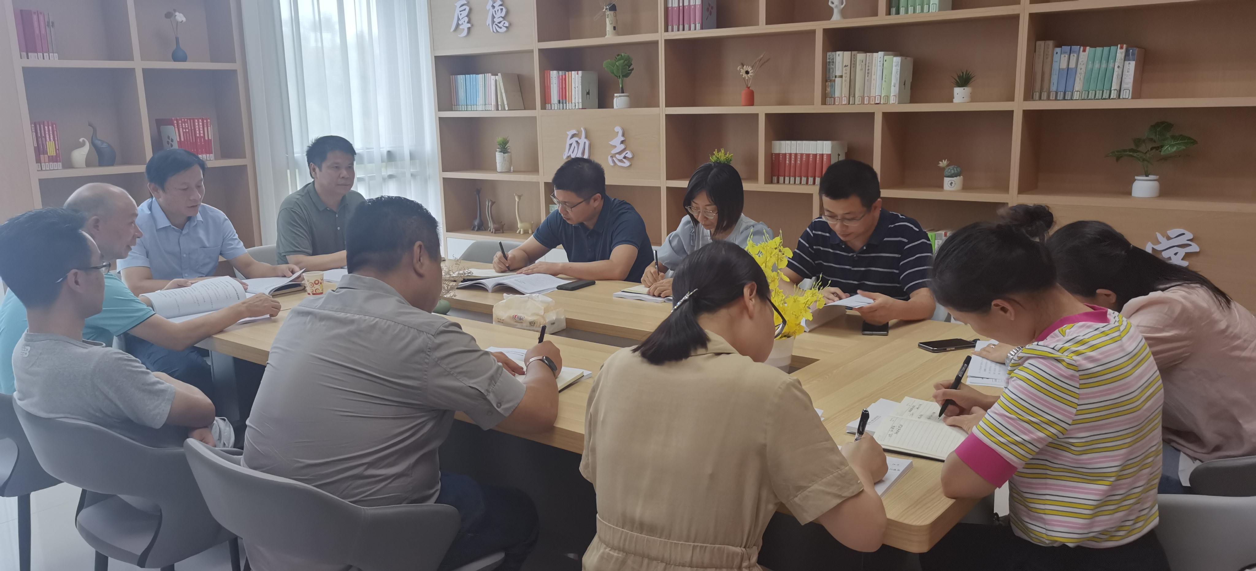 机关党务党总支.jpg