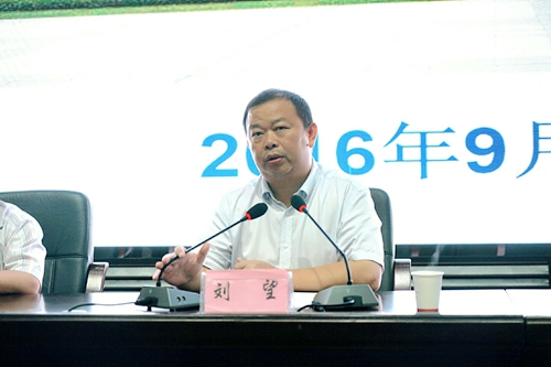 党委书记刘望作有理想、爱学习、重品行讲话并与学生零距离交流