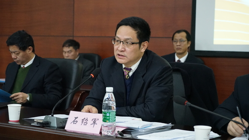 党委副书记兼副校长石绍军主持上午会议 党委副书记兼副校长石绍军主持上午会议