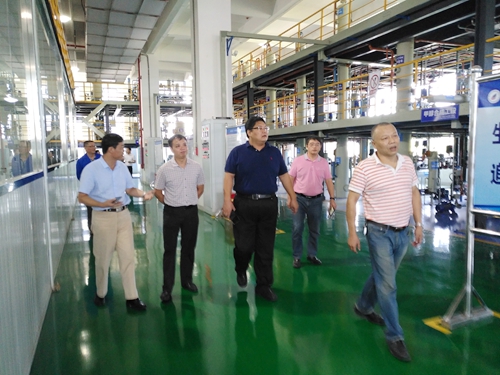 参观化工实训基地