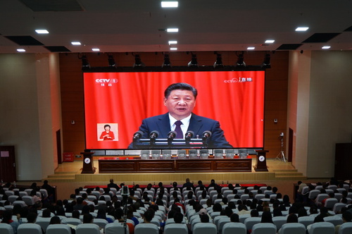 湖南化工职院万人收看十九大开幕盛况 湖南化工职院万人收看十九大开幕盛况