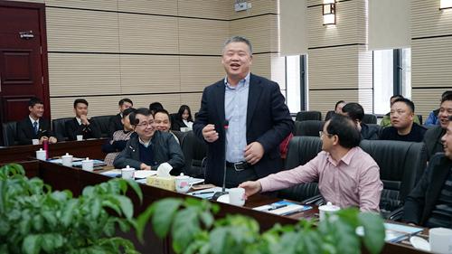 校友们畅谈母校与发展