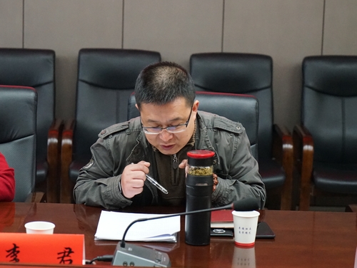 李君 李君
