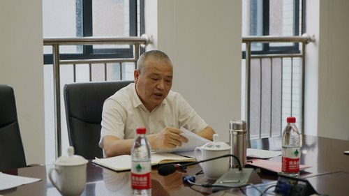 中心组学习照片2