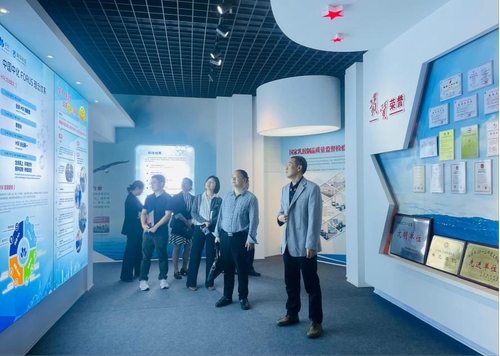 图13 走访株洲橡胶研究院